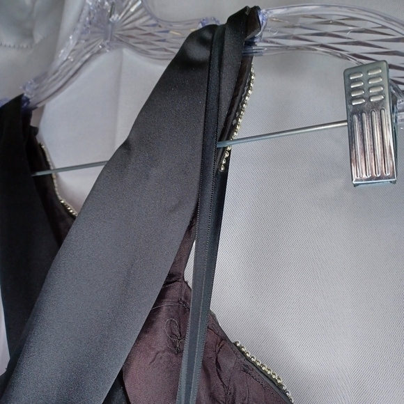 Blonde And Me Evening By Linda Bernell Elegant Black and Gold Beaded Dress - Picture 10 of 11